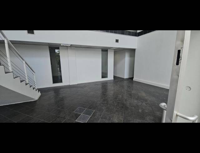 INDUSTRIAL PROPERTY TO RENT IN LONGMEADOW